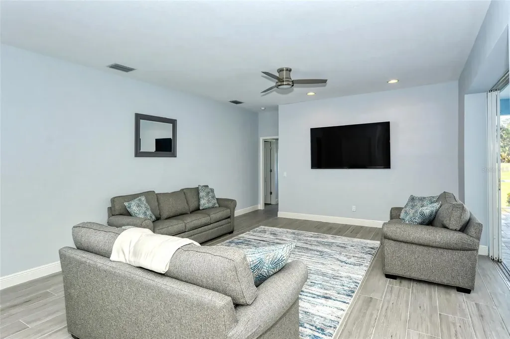9402 Glen Abbey Lane Sarasota FL 34238