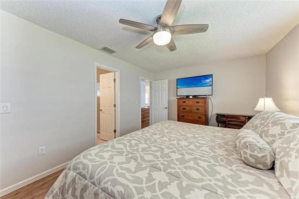 5992 Coral Way Bradenton FL 34207