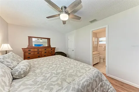 5992 Coral Way Bradenton FL 34207