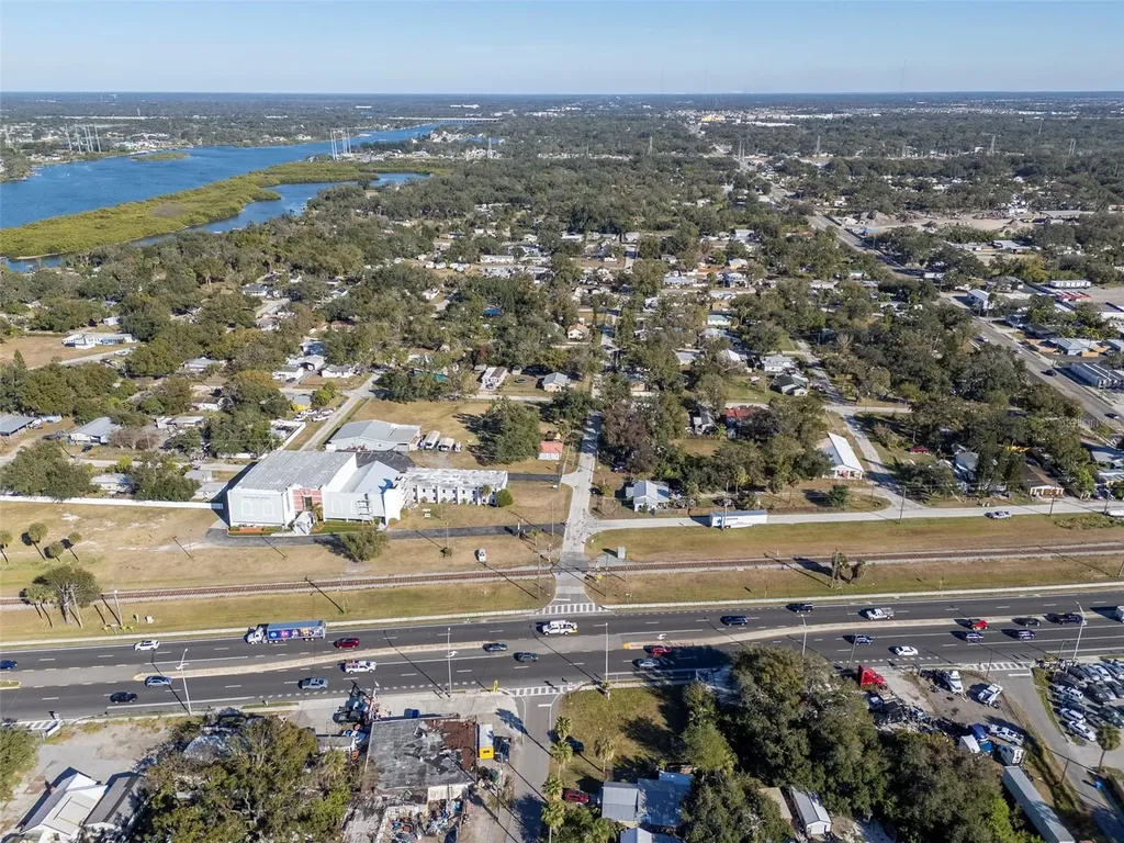 10007 S 41 Highway Gibsonton FL 33534