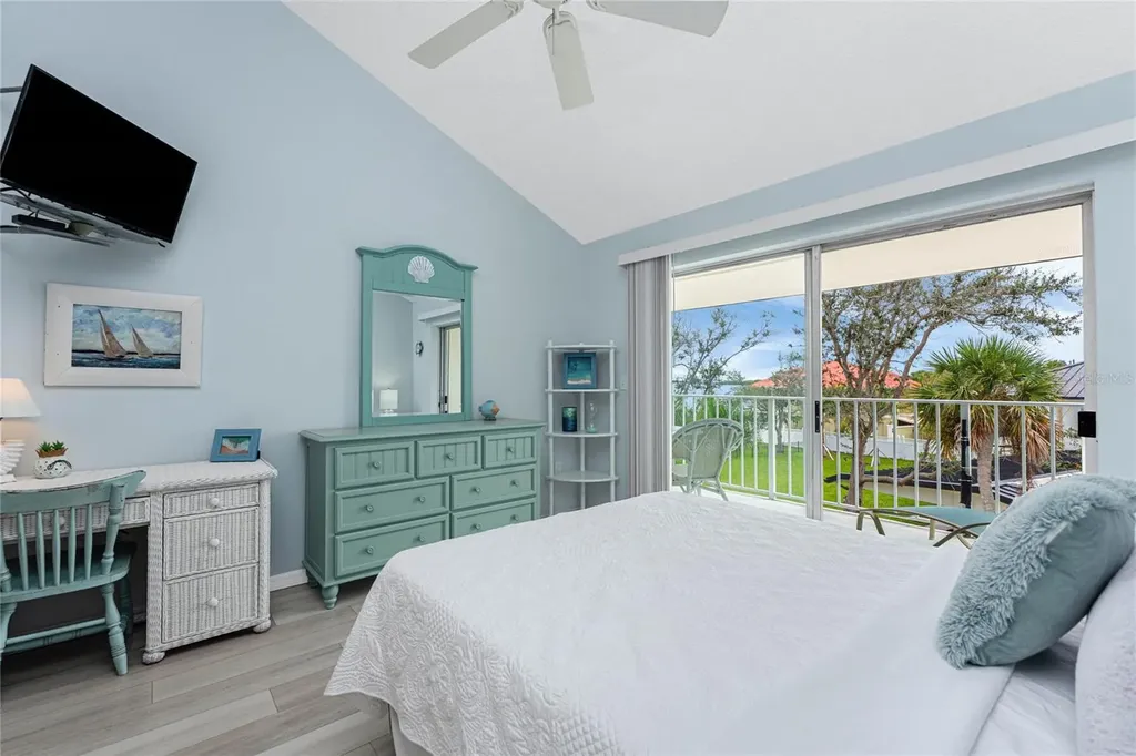 5031 N Beach Road Englewood FL 34223