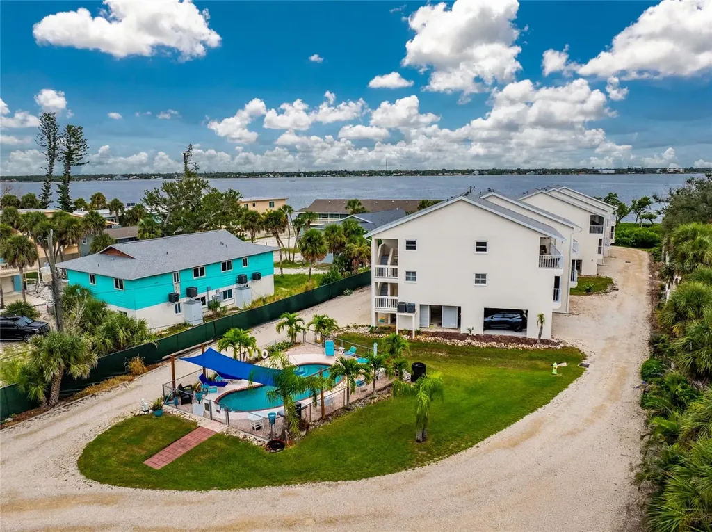 5031 N Beach Road Englewood FL 34223