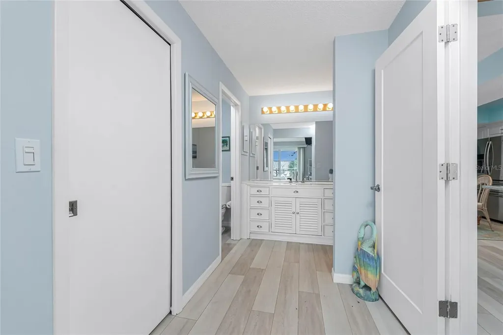 5031 N Beach Road Englewood FL 34223