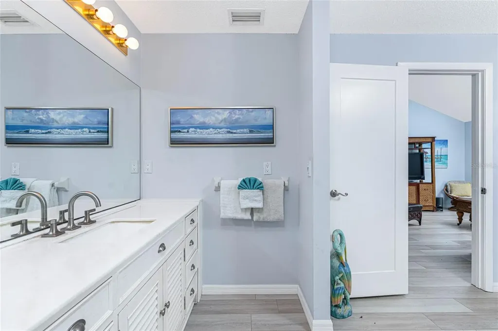 5031 N Beach Road Englewood FL 34223