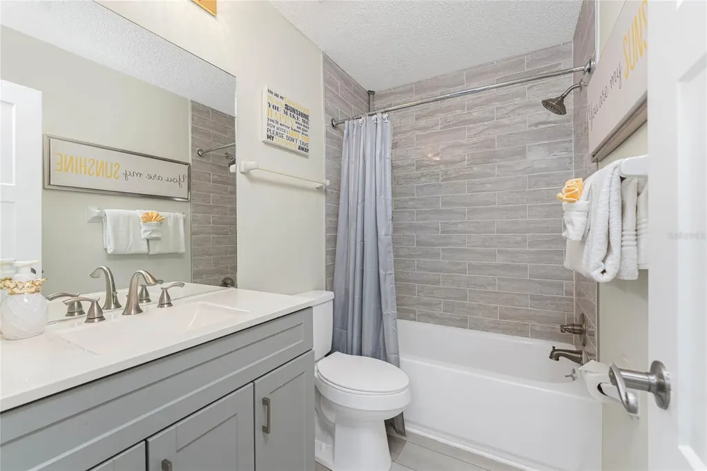 5031 N Beach Road Englewood FL 34223