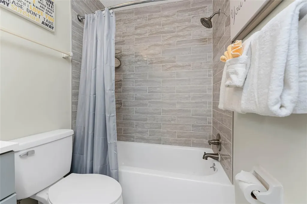 5031 N Beach Road Englewood FL 34223