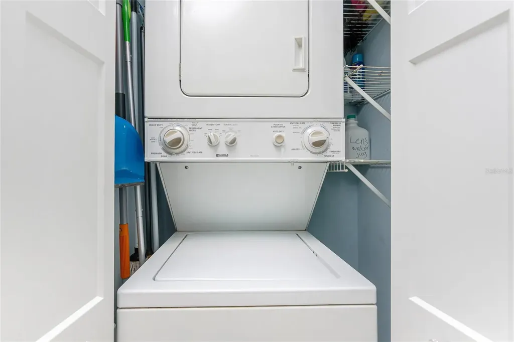 5031 N Beach Road Englewood FL 34223