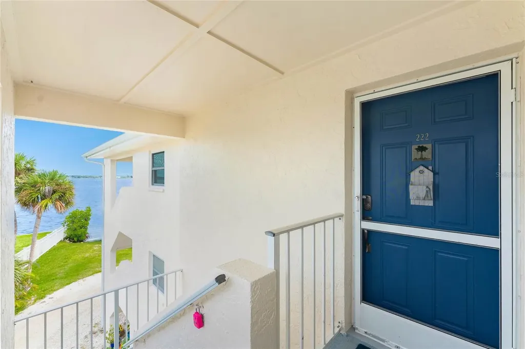 5031 N Beach Road Englewood FL 34223