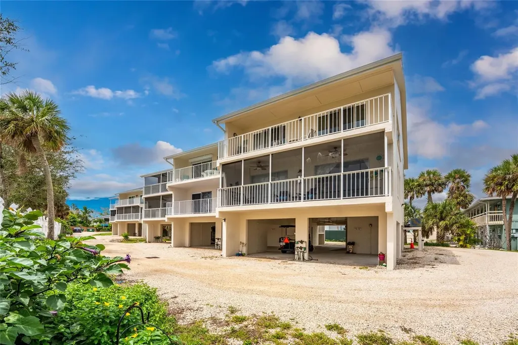 5031 N Beach Road Englewood FL 34223