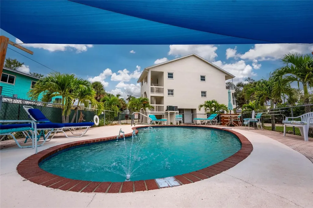 5031 N Beach Road Englewood FL 34223