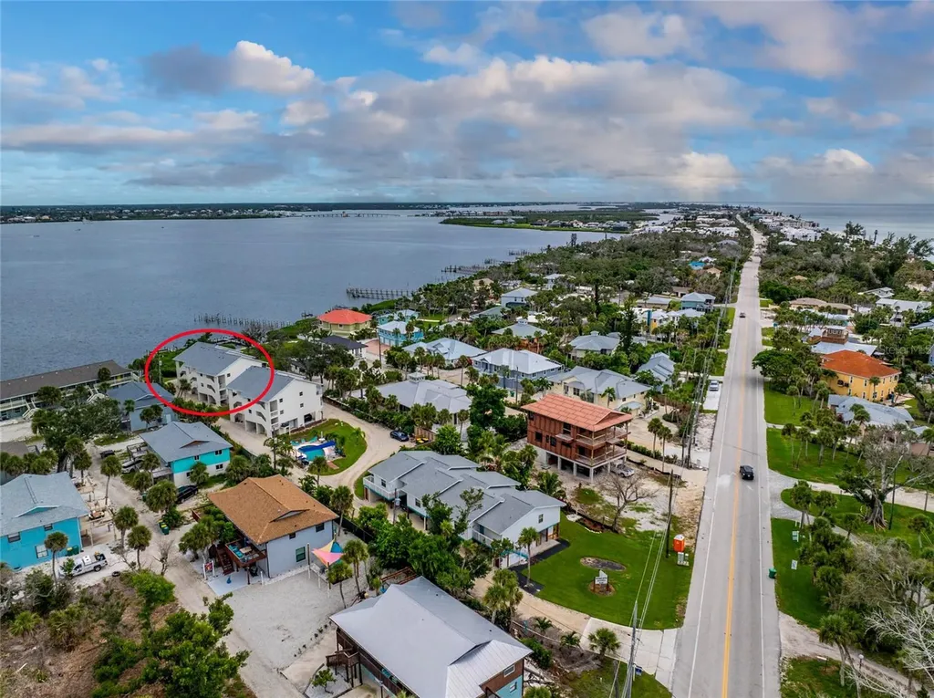 5031 N Beach Road Englewood FL 34223