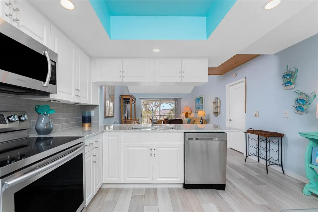 5031 N Beach Road Englewood FL 34223