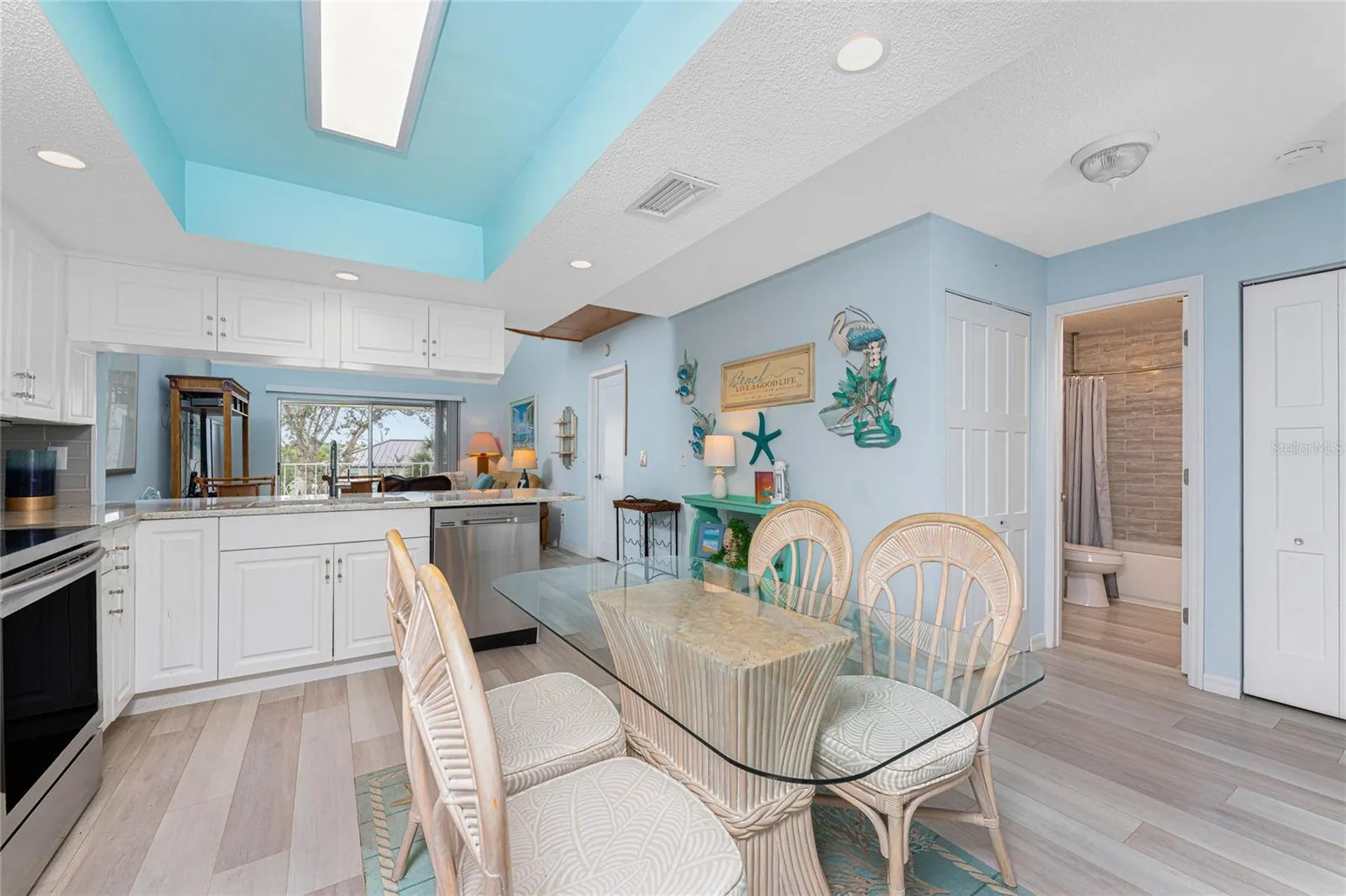 5031 N Beach Road Englewood FL 34223