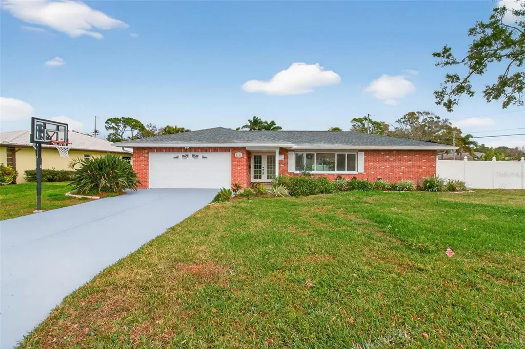 5201 Denver Street NE St Petersburg FL 33703