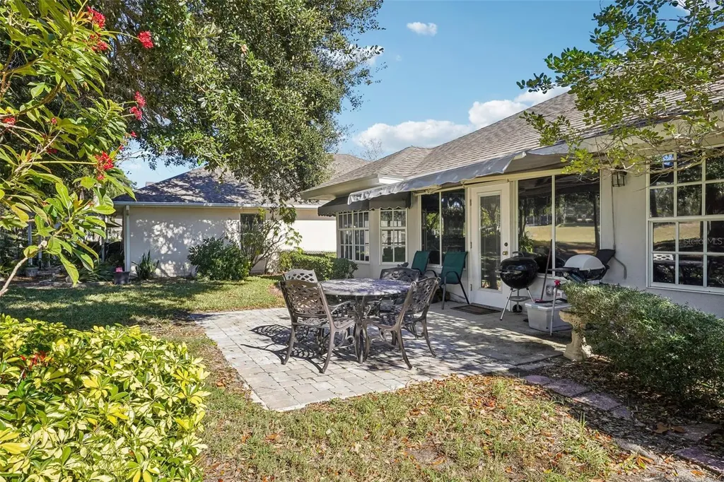 305 Juniper Way Tavares FL 32778