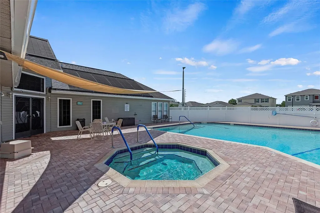 305 Juniper Way Tavares FL 32778