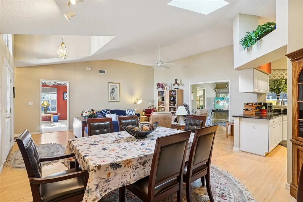 305 Juniper Way Tavares FL 32778