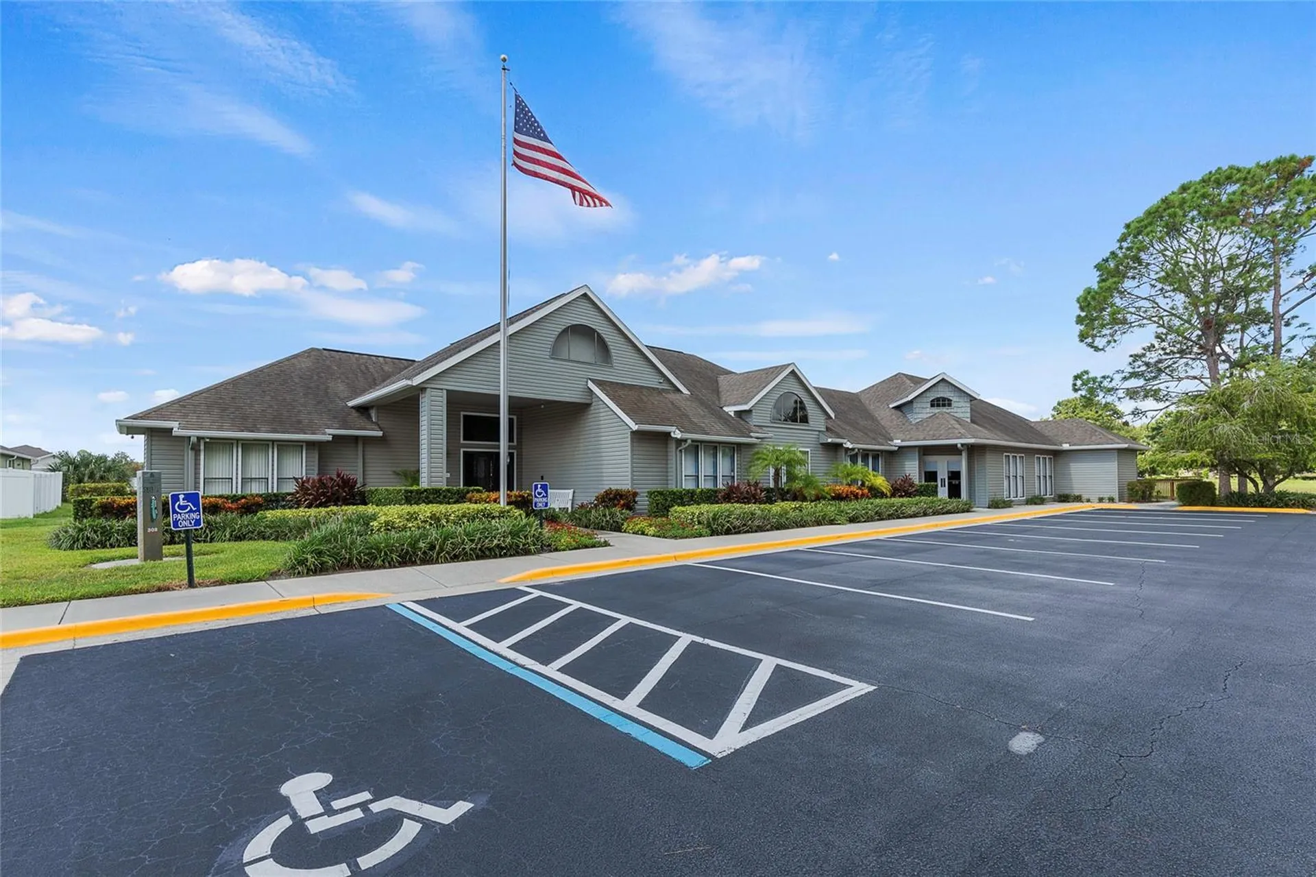 305 Juniper Way Tavares FL 32778