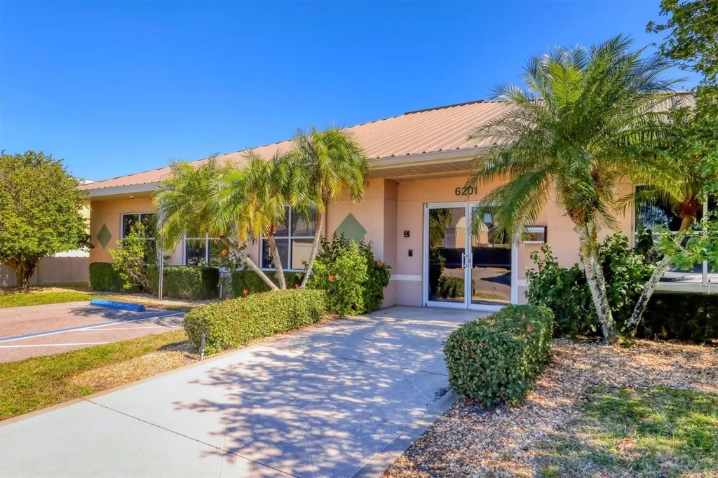 6343 Manatee Avenue W Bradenton FL 34209