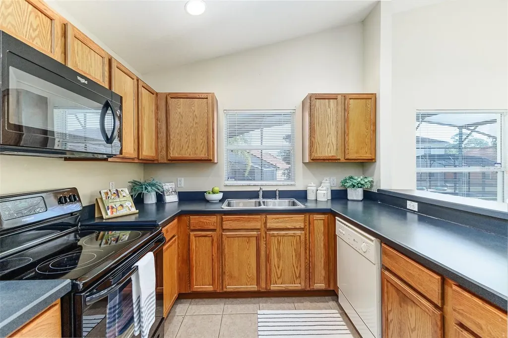 348 Robin Road Davenport FL 33896
