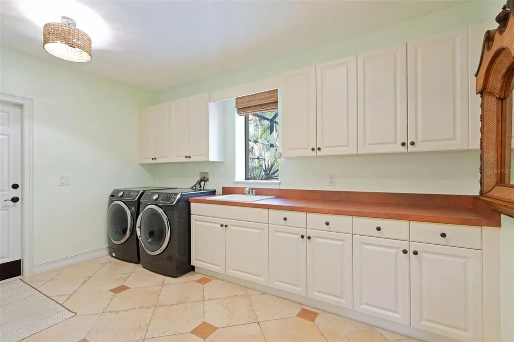 799 Oak Shadows Road Celebration FL 34747