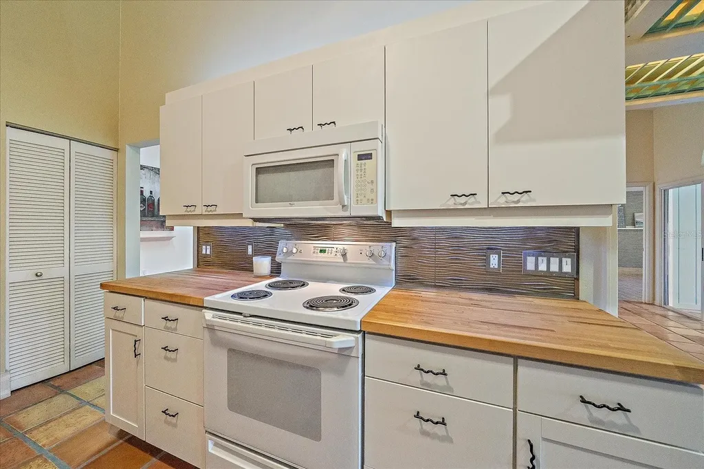 3191 Lake Park Lane Sarasota FL 34231