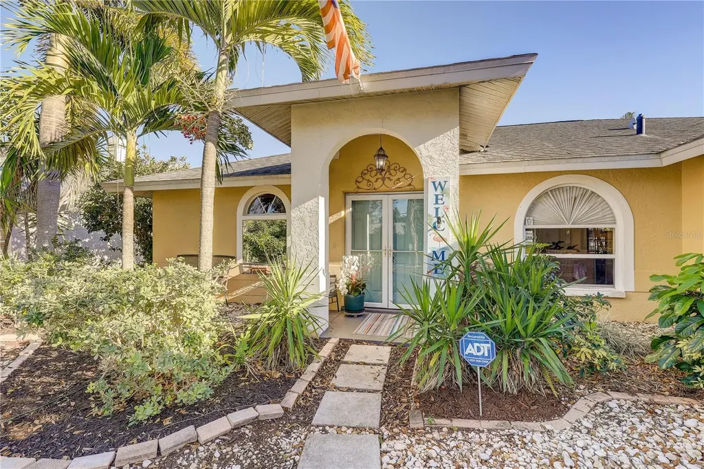 4001 Palau Drive Sarasota FL 34241