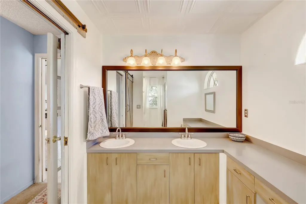 4001 Palau Drive Sarasota FL 34241