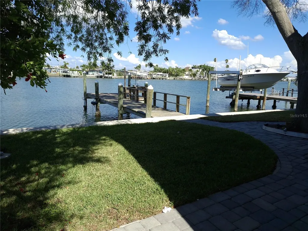 11355 3rd Street E Treasure Island FL 33706