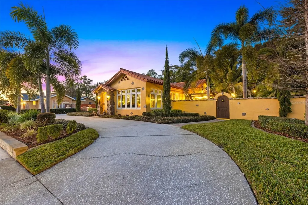 1431 22nd Avenue N St Petersburg FL 33704