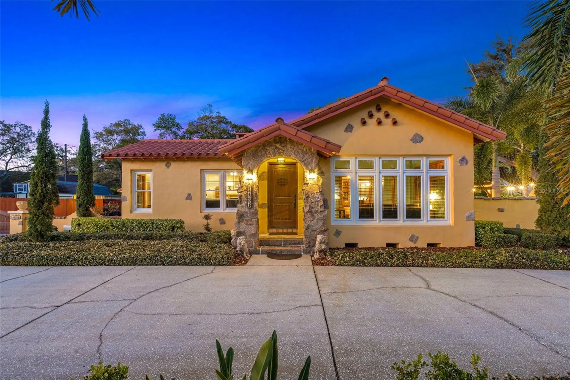 1431 22nd Avenue N St Petersburg FL 33704