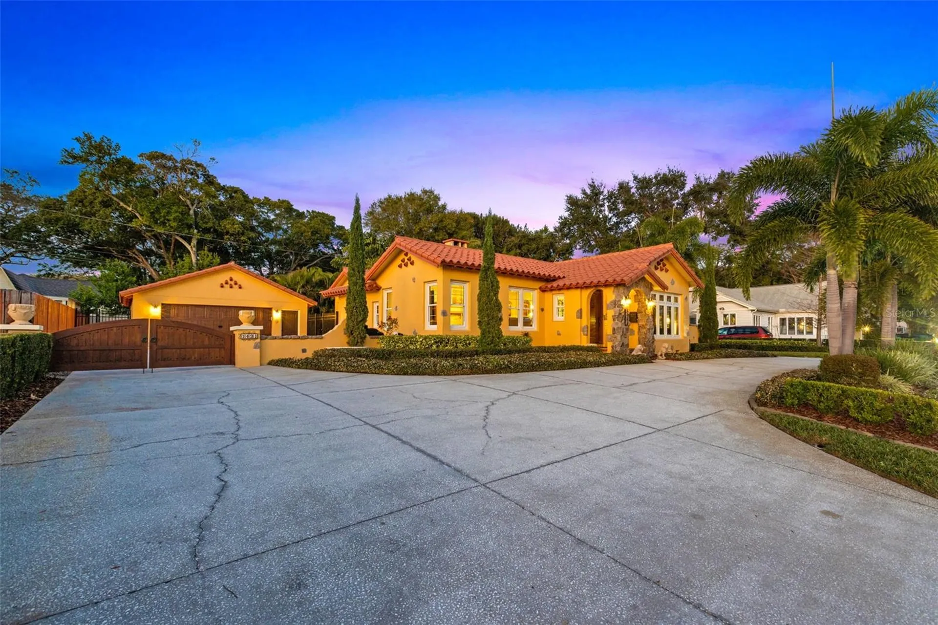 1431 22nd Avenue N St Petersburg FL 33704