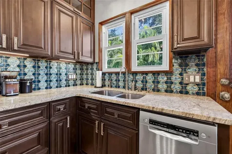 1431 22nd Avenue N St Petersburg FL 33704
