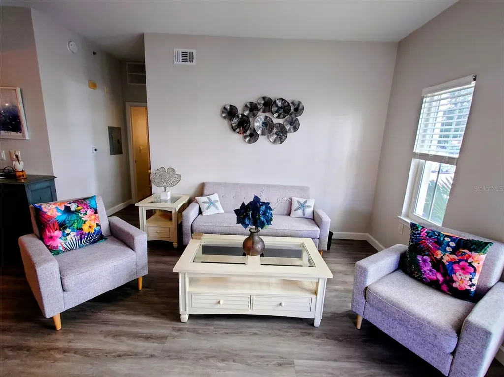 200 4th Avenue S St Petersburg FL 33701