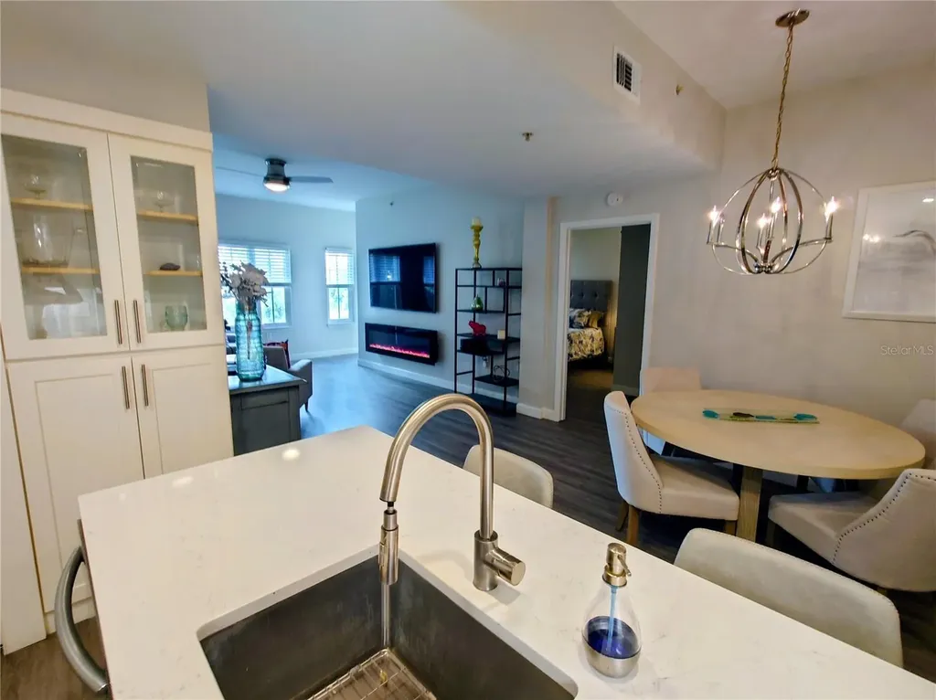 200 4th Avenue S St Petersburg FL 33701