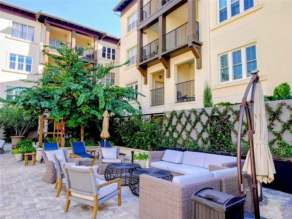 200 4th Avenue S St Petersburg FL 33701