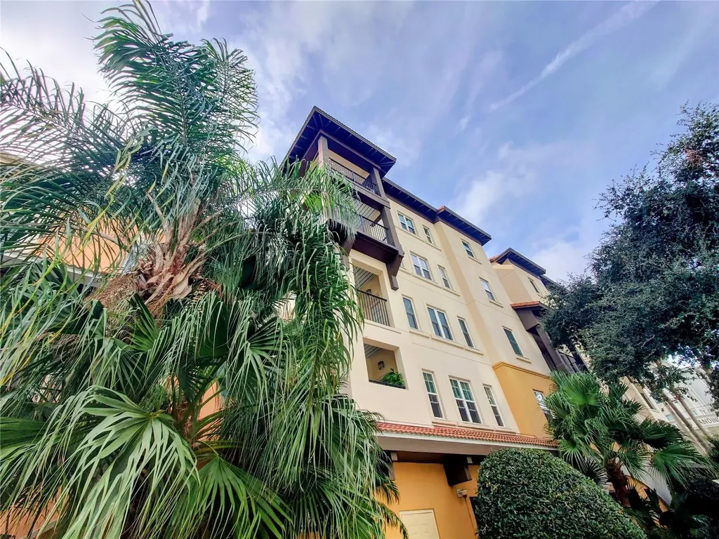200 4th Avenue S St Petersburg FL 33701