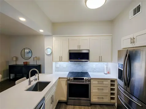 200 4th Avenue S St Petersburg FL 33701