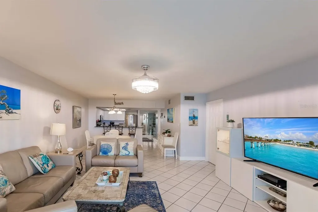 1125 W Peppertree Drive Sarasota FL 34242