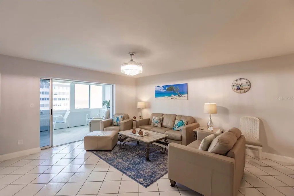 1125 W Peppertree Drive Sarasota FL 34242