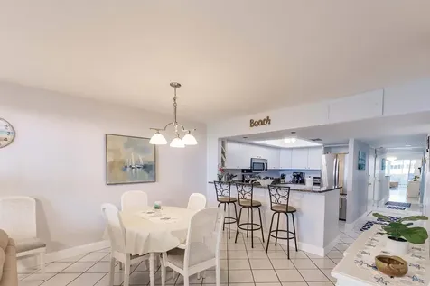 1125 W Peppertree Drive Sarasota FL 34242