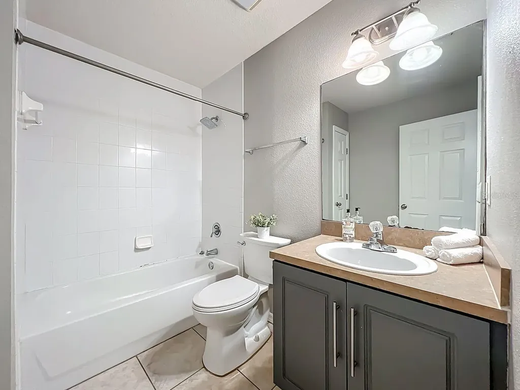 185 N Pearl Lake Causeway Altamonte Springs FL 32714