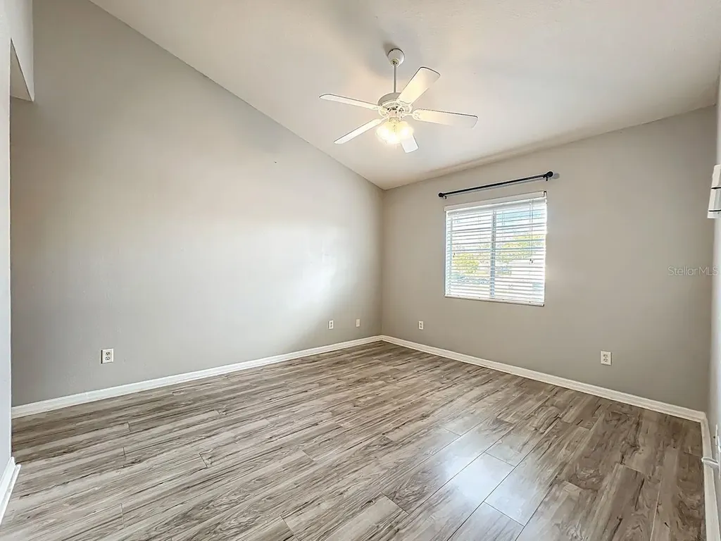 185 N Pearl Lake Causeway Altamonte Springs FL 32714