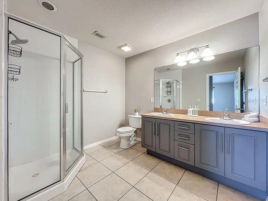 185 N Pearl Lake Causeway Altamonte Springs FL 32714