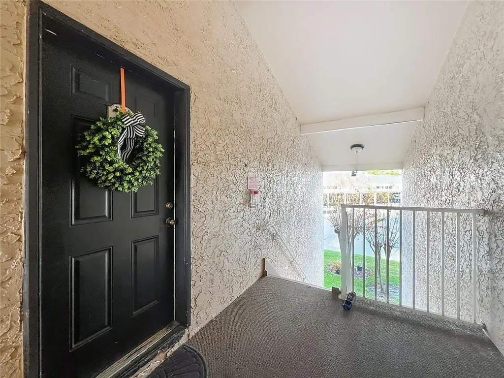 185 N Pearl Lake Causeway Altamonte Springs FL 32714