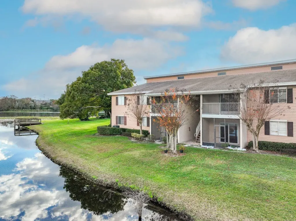 185 N Pearl Lake Causeway Altamonte Springs FL 32714