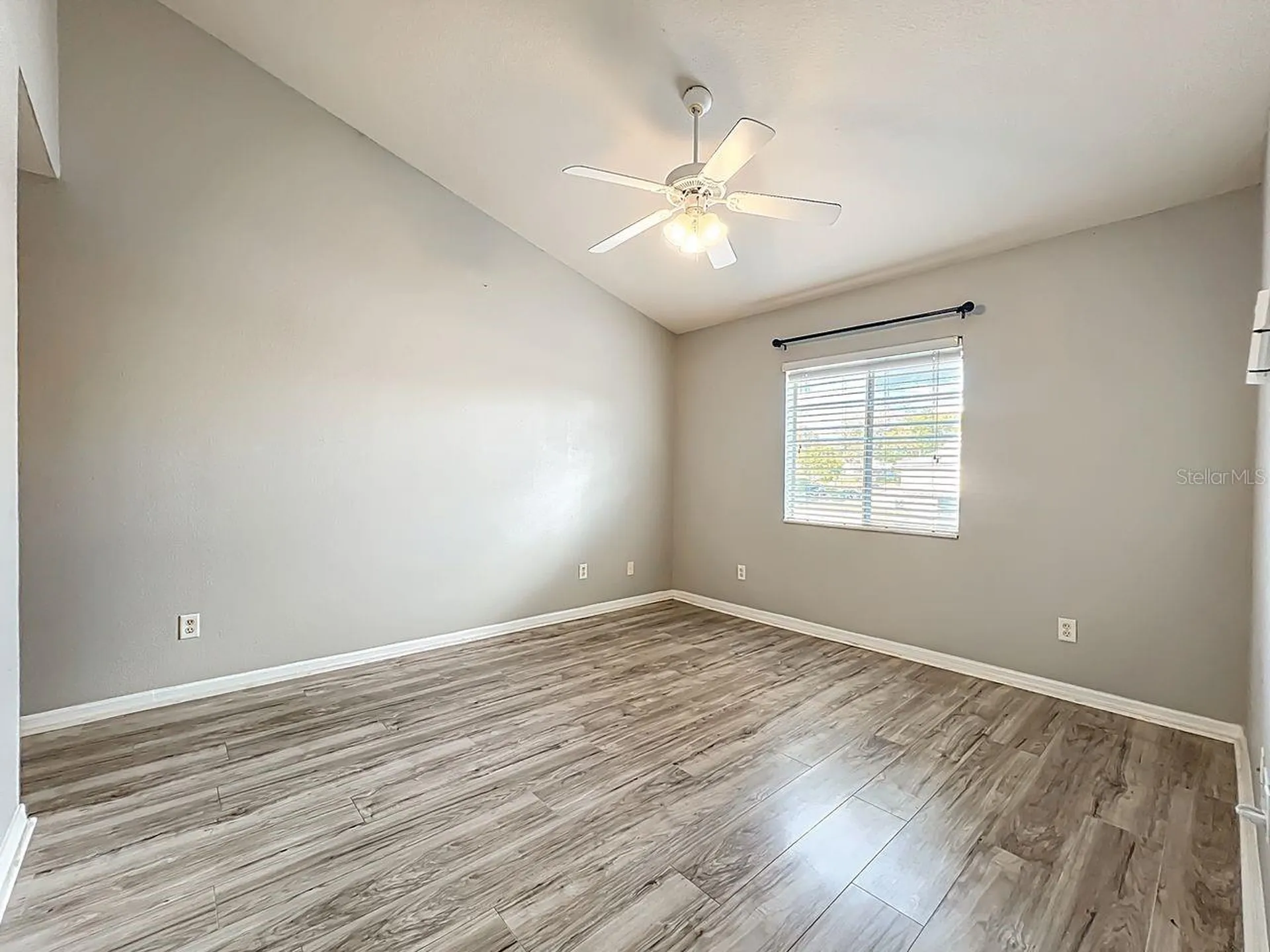 185 N Pearl Lake Causeway Altamonte Springs FL 32714