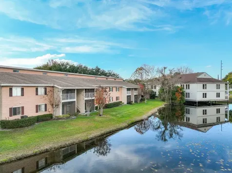 185 N Pearl Lake Causeway Altamonte Springs FL 32714
