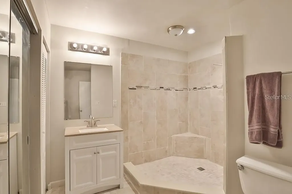 7920 George Washington Lane Tampa FL 33637