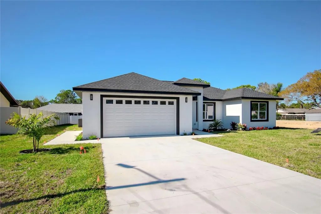 3915 El Rado Avenue Sebring FL 33872